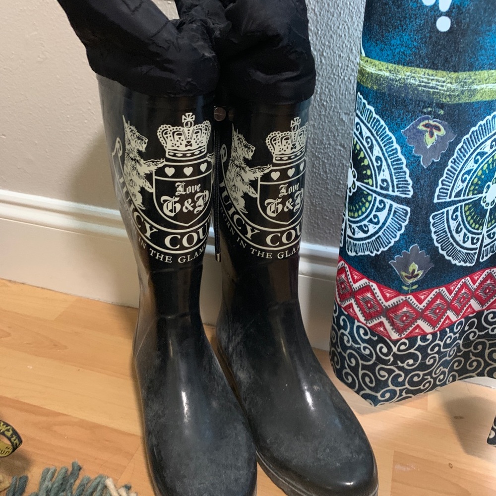 Juicy rain boots
